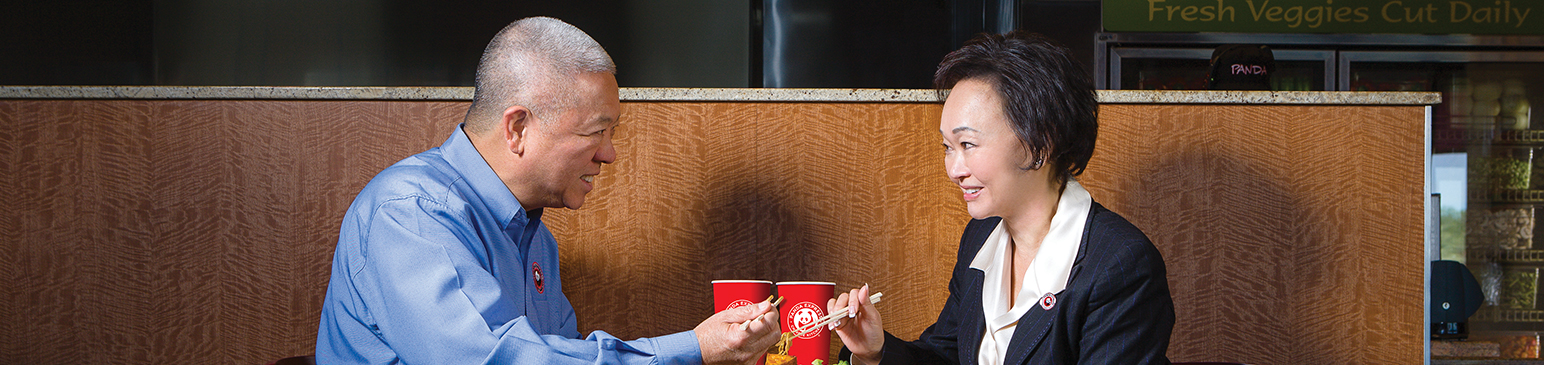 Andrew and Peggy Cherng dining